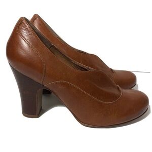 Office London leather slip on ankle bootie heels. Size 40